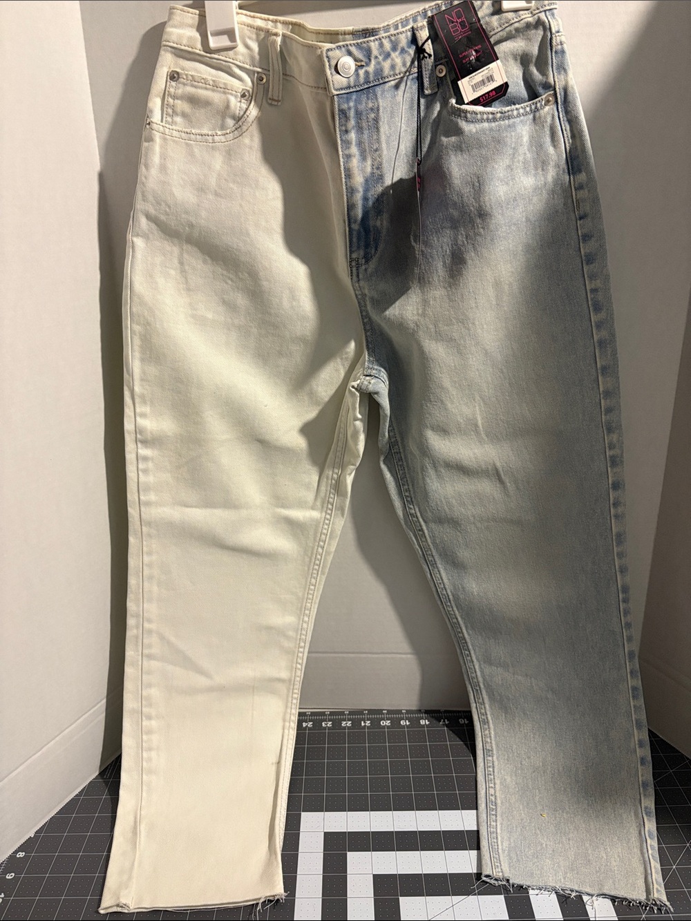 No Boundaries Two-Tone Straight Jeans - Cream & Light Blue Sz 11